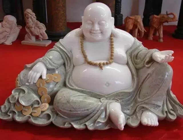 弥勒佛雕刻